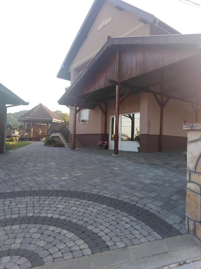 Blagojevic Guča Exteriör bild